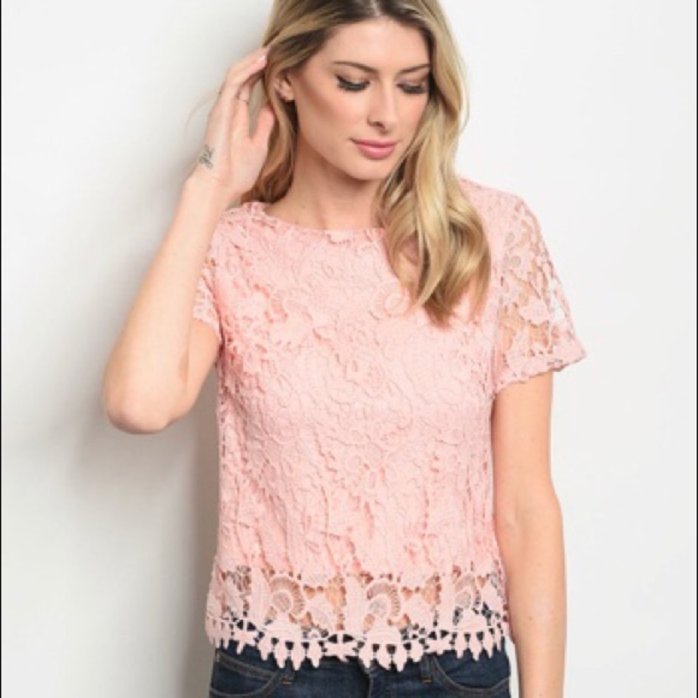 🌷 Lovely Lace Top! - Picture 4 of 5